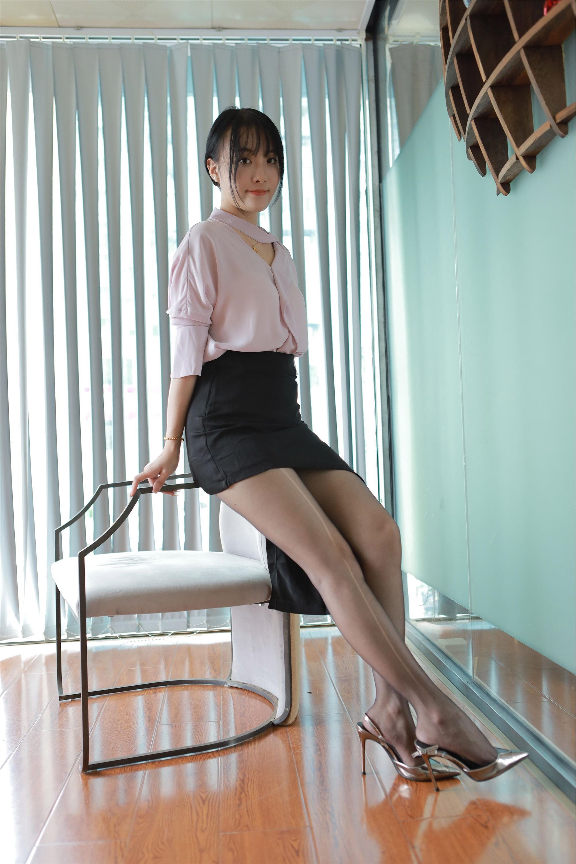 IESS异思趣向  2024.06.28 丝享家 1780 婉萍《职业黑丝》